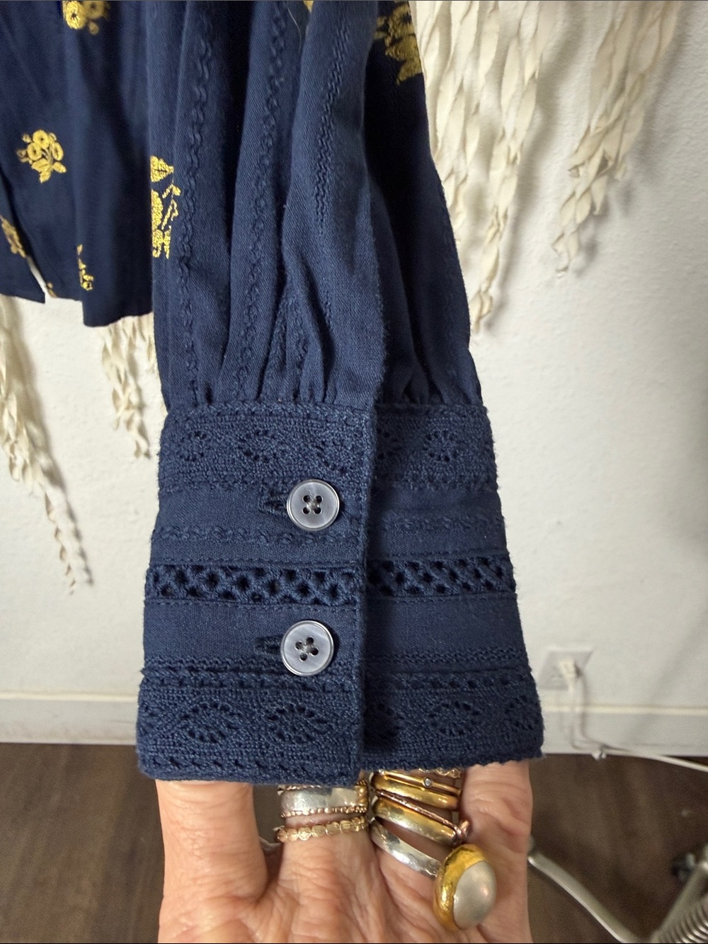 Boden Crochet Trim Ruffle Sleeve Button Down Blouse in Navy and Gold Floral US8 - Picture 7 of 13